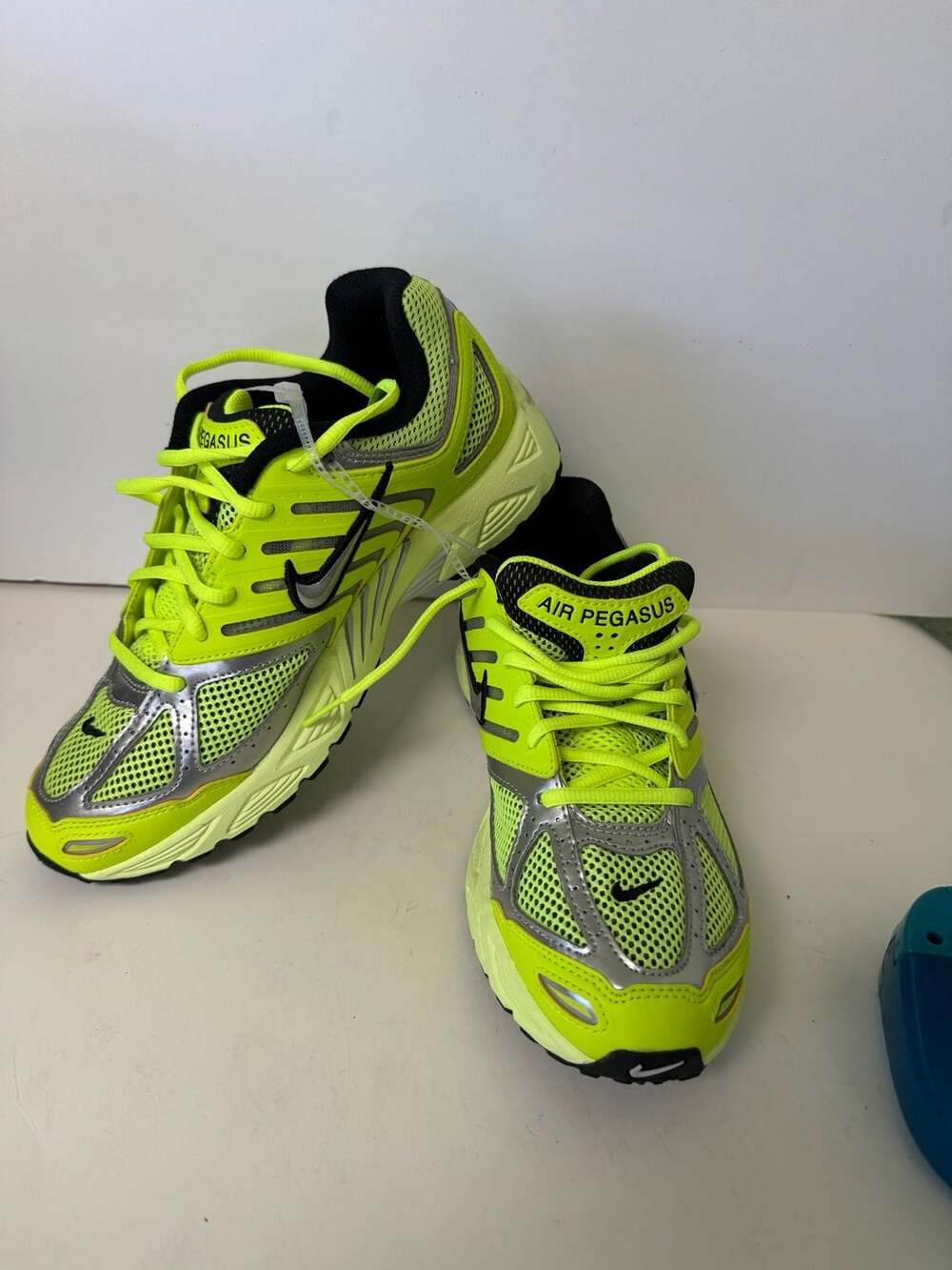 Nike Air Pegasus 2K5 Women's Running Shoes in Volt/Metallic Silver